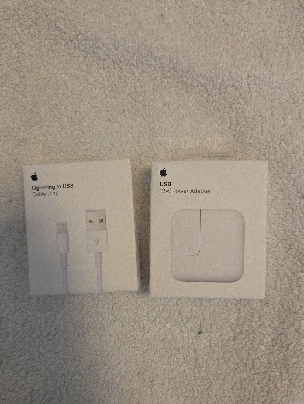 Apple White Lightning to USB Cable (1m) and 12W USB Power Adapter - White